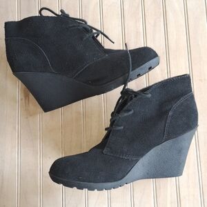 White Mountain Women's Wedged Suede Leather Ankle Boots